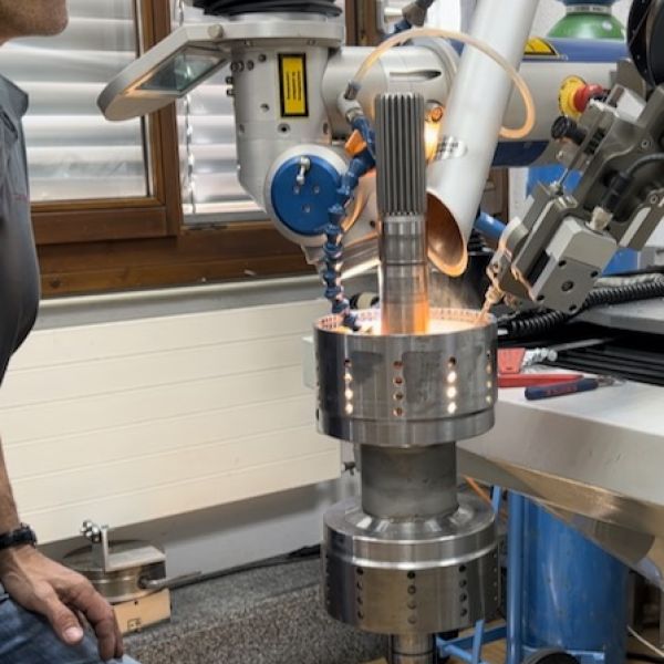 Kupplungsglocke Getriebe McCormick Traktor abgebrochen.